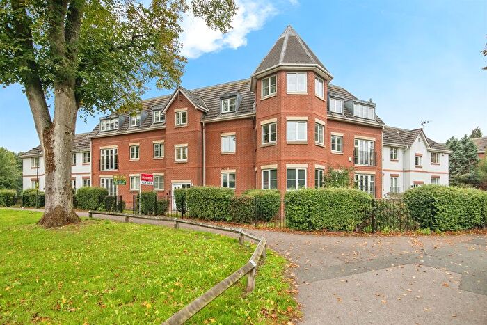 2 Bedroom Flat For Sale In Yardley Wood Road, Birmingham, B14