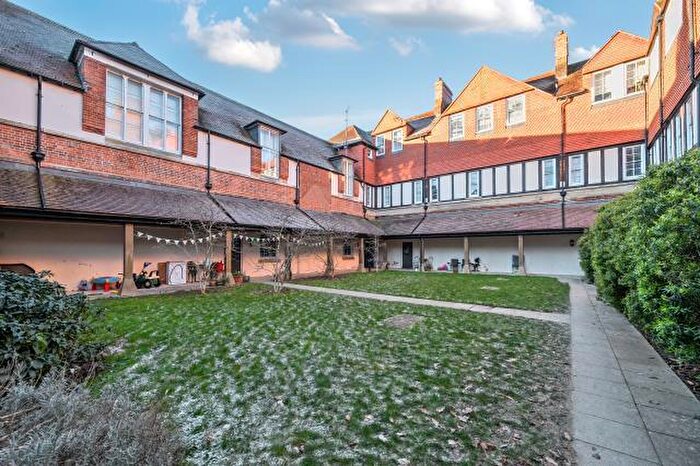 2 Bedroom Apartment For Sale In St. Mary's, Wantage, OX12
