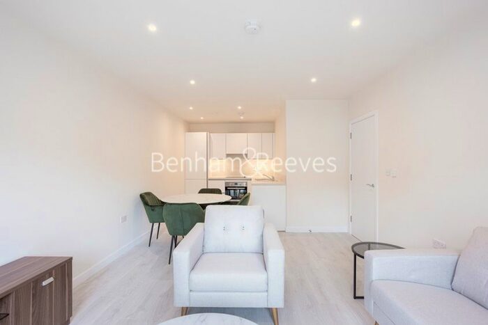 1 Bedroom Flat To Rent In Inglis Way, Hampstead, NW7