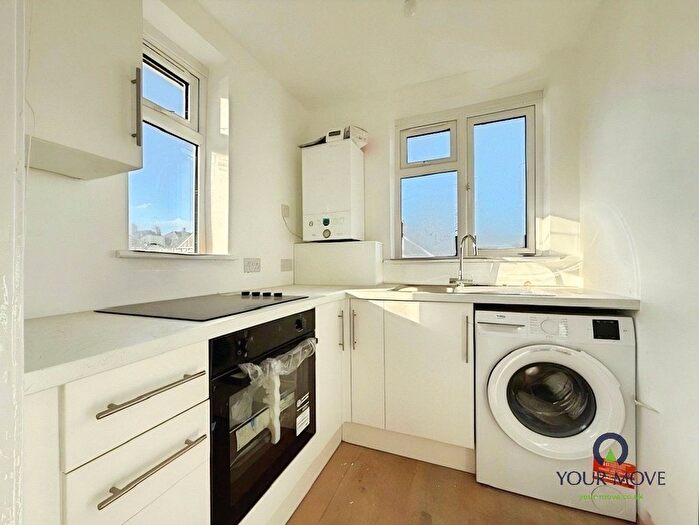 2 Bedroom Maisonette To Rent In Highfield Avenue, Erith, DA8