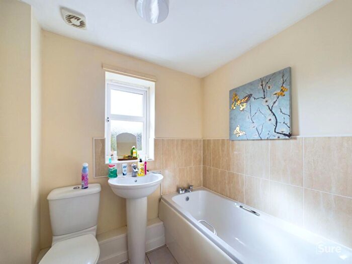 2 Bedroom Apartment To Rent In College Green Walk, Mickleover, DE3