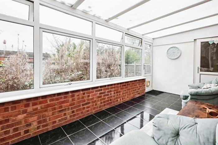2 Bedroom End Of Terrace House For Sale In Stonehouse Lane, Quinton, Birmingham, B32