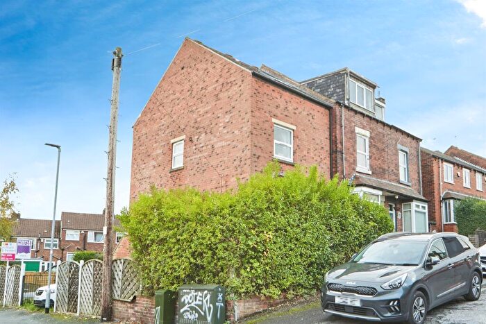 3 Bedroom End Of Terrace House For Sale In Breary Terrace, Horsforth, Leeds, LS18