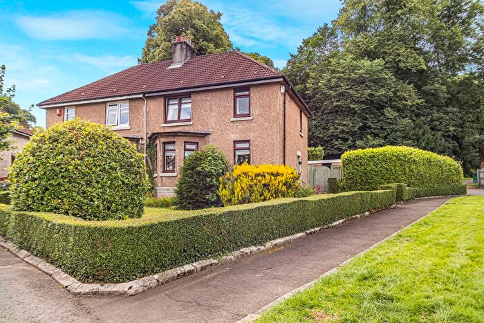 4 Bedroom Semi-Detached House For Sale In Bellfield Crescent, Barrhead, G78