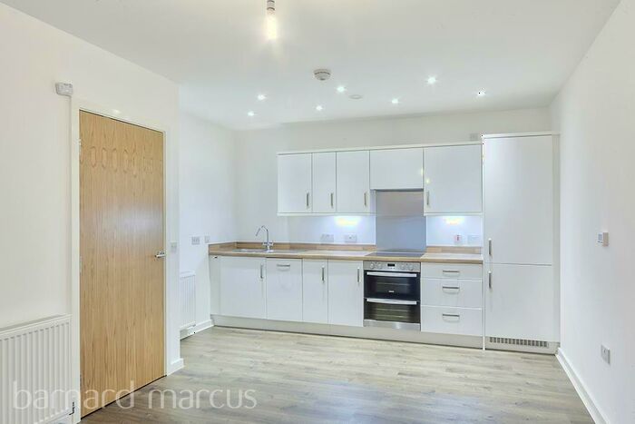 1 Bedroom Apartment To Rent In West Green Road, Seven Sisters, N15