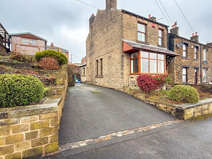 3 Bedroom Detached House For Sale In Garforth Street, Netherton, Huddersfield, HD4