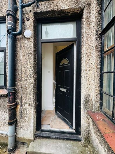 2 Bedroom Flat To Rent In Balgores Lane, Romford, RM2