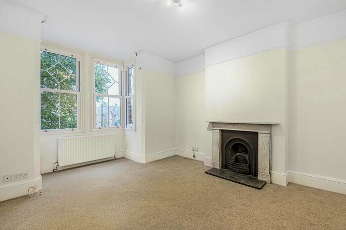2 Bedroom Flat To Rent In Waldegrave Road, Teddington, TW11