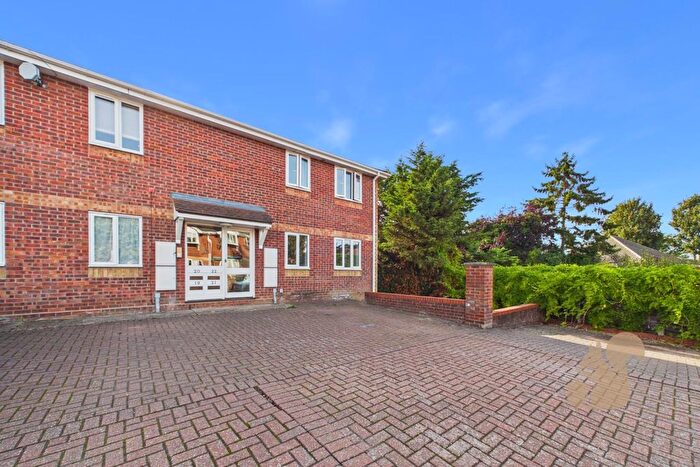 2 Bedroom Flat To Rent In Whitehall Close, Colchester, CO2