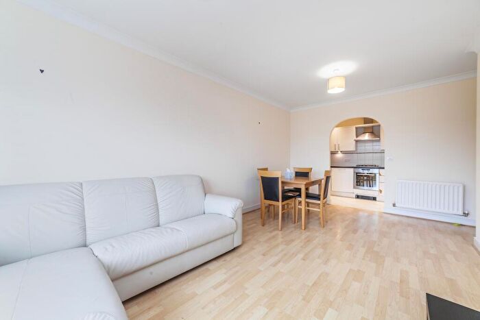 2 Bedroom Apartment To Rent In Hardwick House, Masons Hill, Bromley, BR2