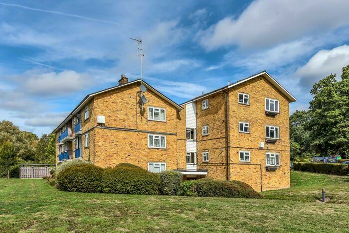 2 Bedroom Apartment To Rent In Priestwood, Bracknell, RG42