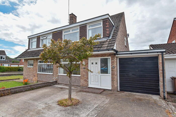 3 Bedroom Semi-Detached House For Sale In Rhona Close, Bromborough, CH63