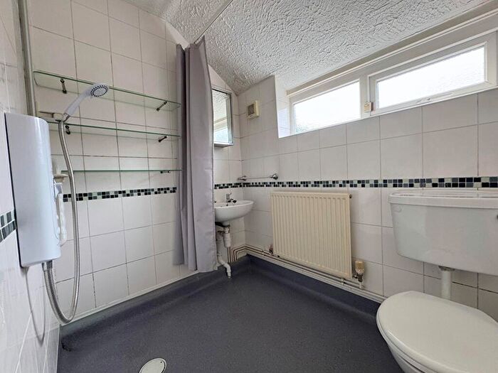 3 Bedroom Terraced House For Sale In Bearwood Hill Road, Winshill, Burton-on-Trent, DE15
