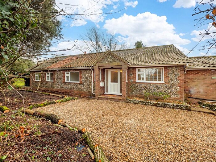 4 Bedroom Detached Bungalow For Sale In The Street, Wiveton, NR25