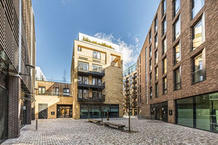 1 Bedroom Flat To Rent In Drapers Yard, Wandsworth, SW18