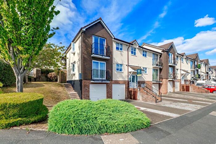 2 Bedroom Flat To Rent In White Friars Lane, St. Judes, Plymouth, PL4