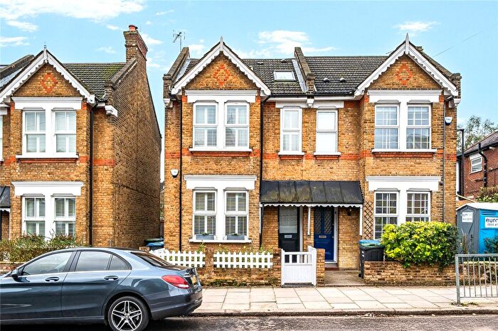 4 Bedroom Semi-Detached House For Sale In Holtwhites Hill, Enfield, EN2