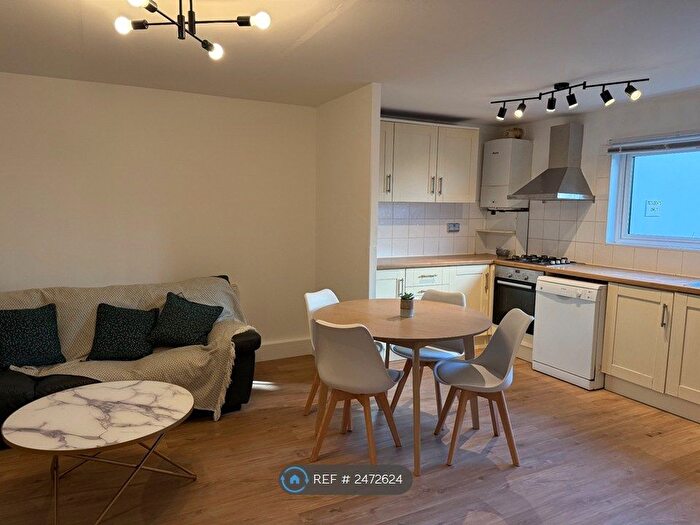 3 Bedroom Flat To Rent In St. James's Lane, Muswell Hill, N10