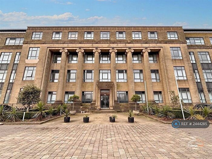 Studio To Rent In Card House, Bradford, BD9