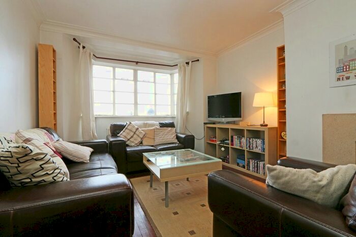1 Bedroom Flat To Rent In The High, Streatham Hill SW16
