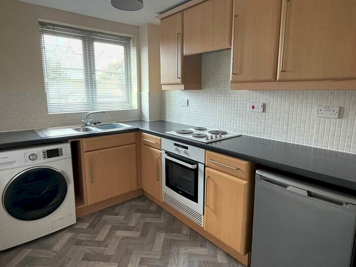 2 Bedroom Apartment To Rent In Livingston Avenue, Manchester, M22
