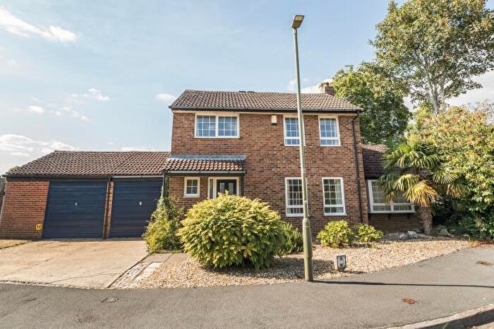 4 Bedroom Detached House For Sale In Broad Close, Kidlington, OX5