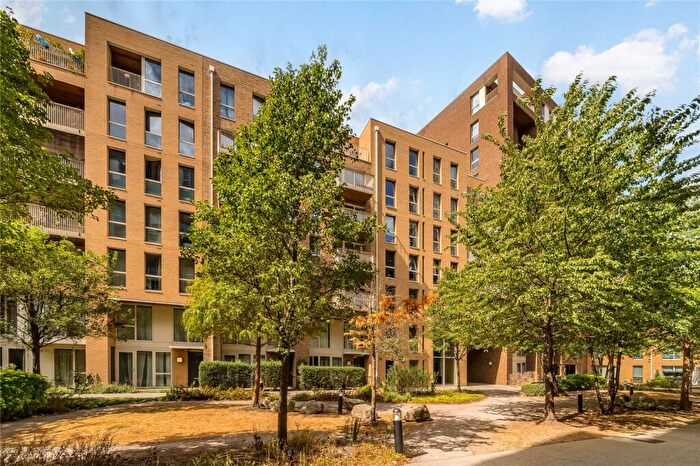 2 Bedroom Flat For Sale In Oxley Square, Bow, London, E3