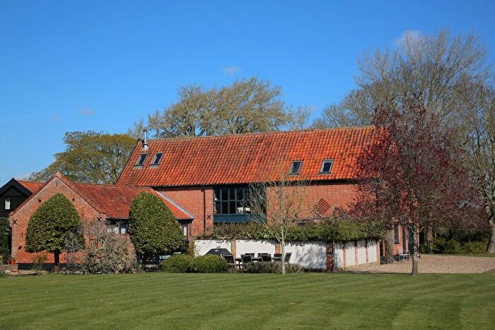 5 Bedroom Barn Conversion For Sale In Redenhall, Harleston, IP20