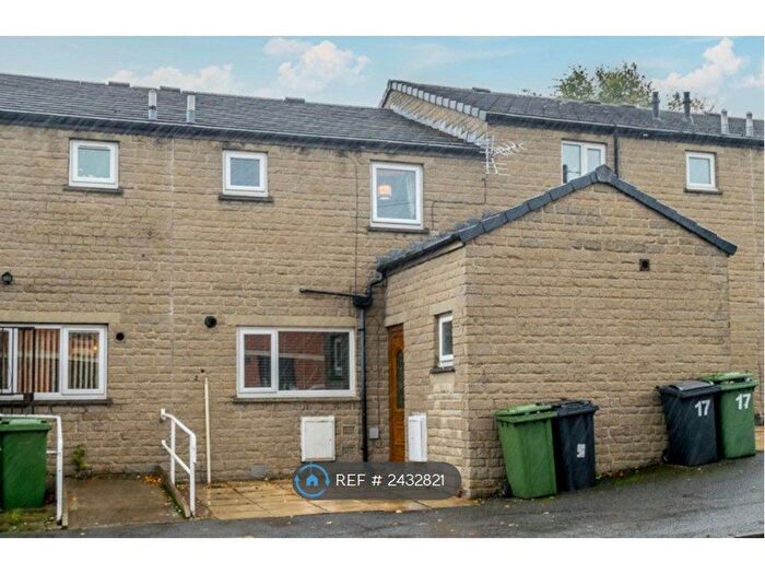 3 Bedroom Terraced House To Rent In Wesley Street, Leeds, LS27