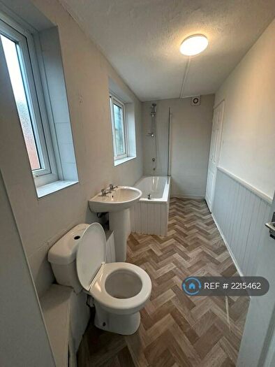 3 Bedroom Flat To Rent In Stanhope Road, South Shields, NE33