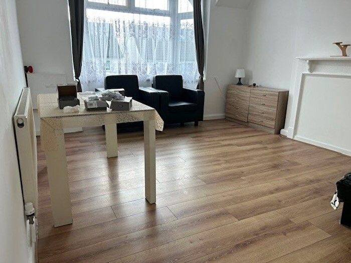 1 Bedroom Flat To Rent In Village Way, Neasden, NW10