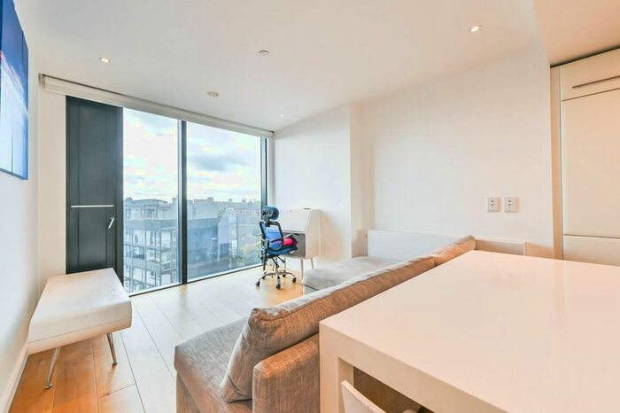 1 Bedroom Flat To Rent In Walworth Road, Elephant And Castle, London, SE1