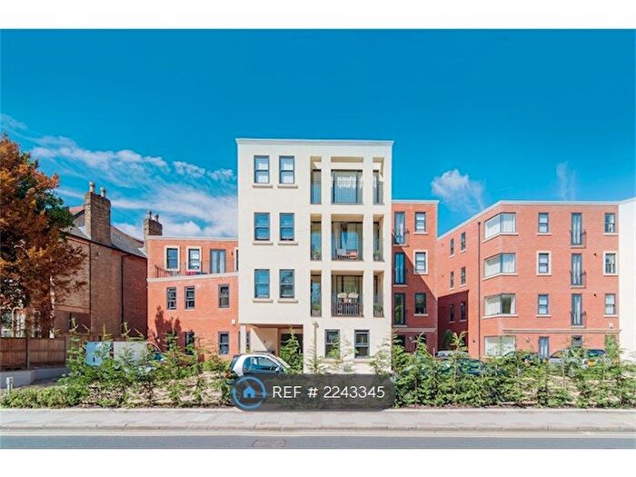 2 Bedroom Flat To Rent In Plaistow Lane, Bromley, BR1