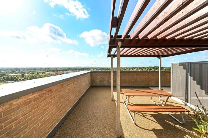2 Bedroom Flat To Rent In Hornby House, Berkshire, Maidenhead, SL6