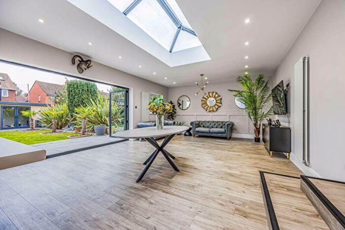 4 Bedroom Detached Bungalow For Sale In Second Avenue, Portsmouth, PO6