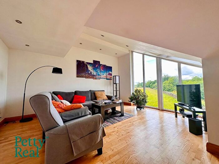 2 Bedroom Flat For Sale In The Old Sidings, Foulridge, Colne, BB8