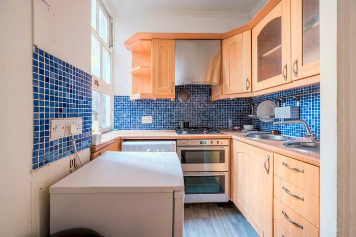 2 Bedroom Flat To Rent In Clerkenwell Road, Farringdon, London, EC1R