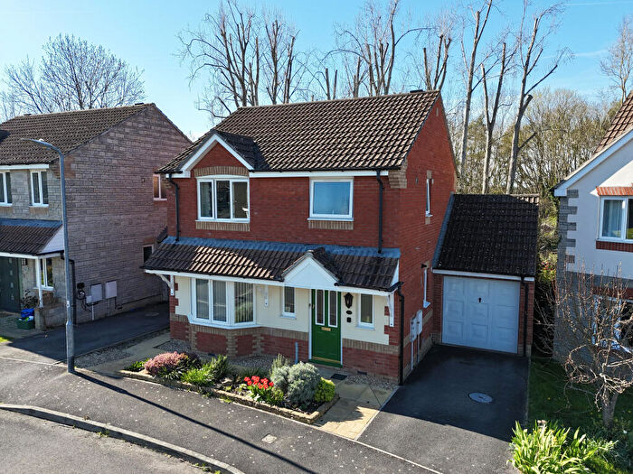 3 Bedroom Detached House For Sale In Brookfield Way, Street, BA16