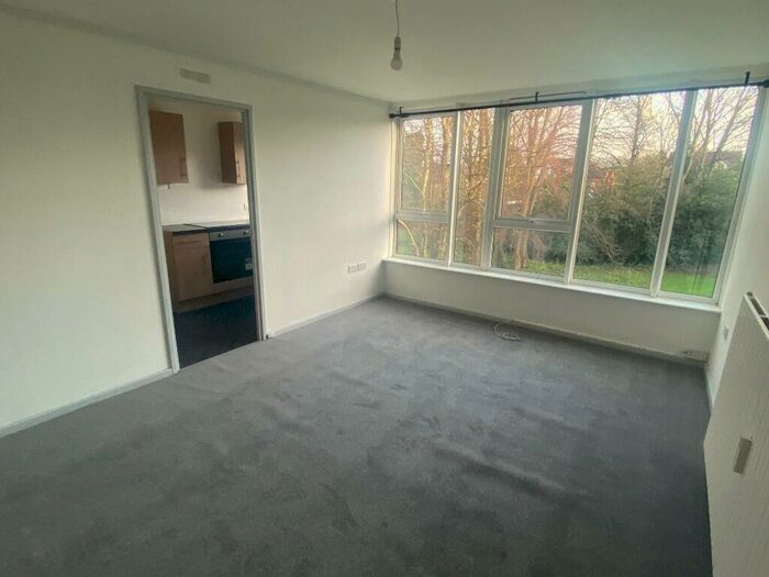 1 Bedroom Flat To Rent In Meynell House, Browns Green, Birmingham, B20