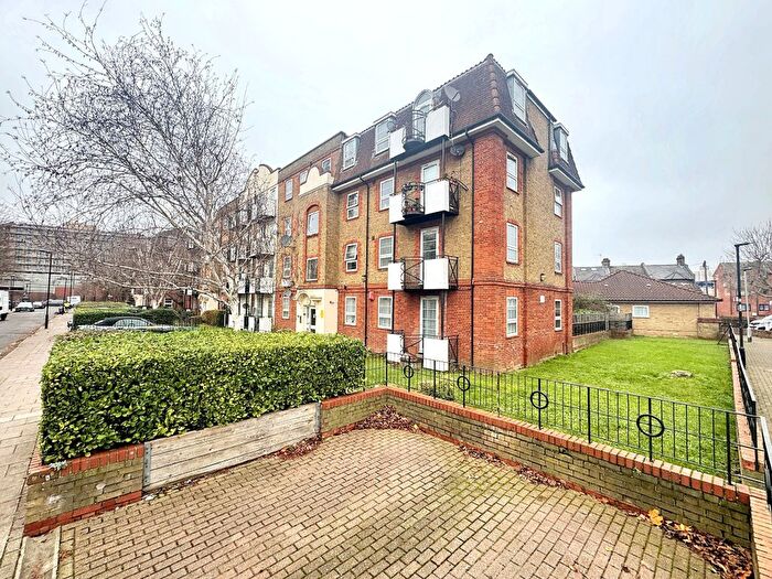 1 Bedroom Flat To Rent In Memorial Avenue, West Ham, E15
