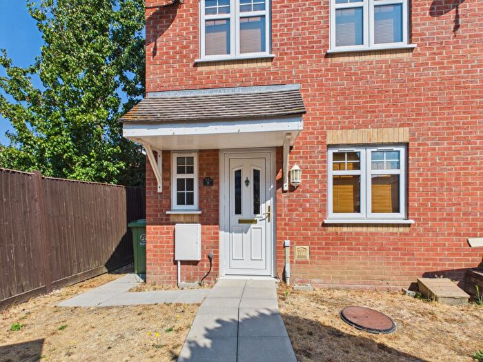 4 Bedroom Town House To Rent In Oakdene Road, Southsea, PO4
