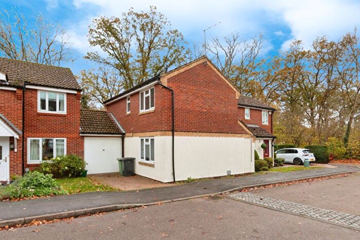 3 Bedroom Semi Detached House For Sale In Little Copse Chase, Chineham, Basingstoke, Hampshire, RG24