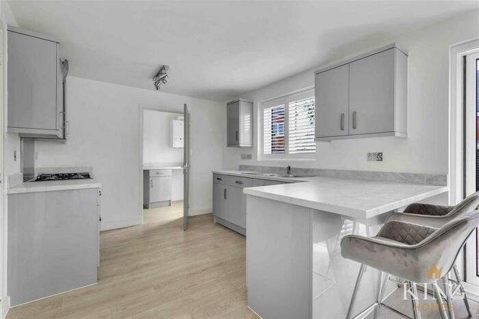 4 Bedroom Detached House For Sale In Sycamore Gardens, Meon Vale, Stratford-Upon-Avon, CV37