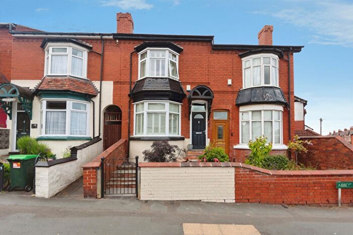 3 Bedroom Terraced House For Sale In Abbey Road, Smethwick, B67