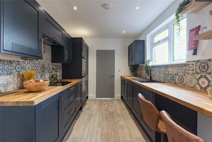 6 Bedroom Terraced House To Rent In Stoke Hill, Exeter, Devon, EX4