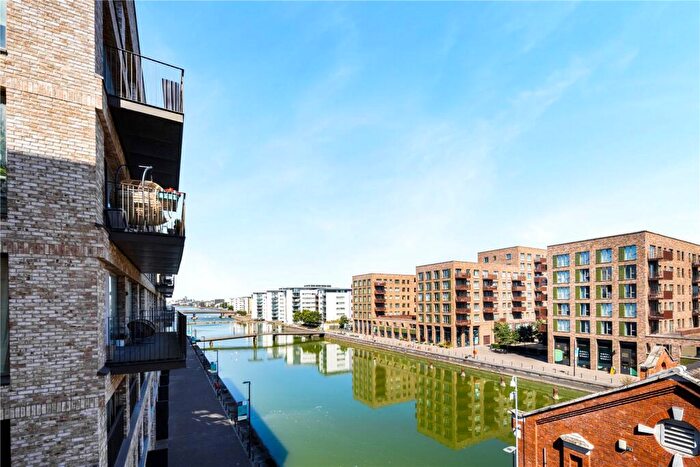 2 Bedroom Flat To Rent In Baillie Apartments, Lock Side Way, London, E16