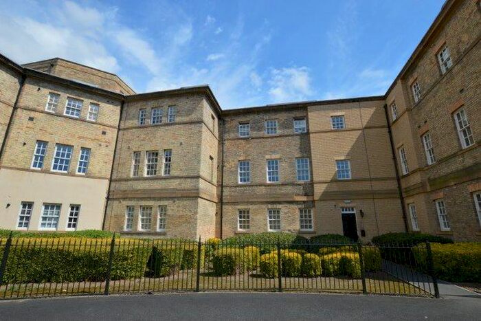 1 Bedroom Flat To Rent In Chaloner Grove, Wakefield WF1