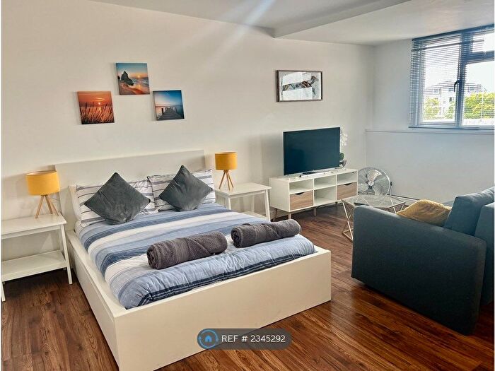 Studio To Rent In West Hill Road, Bournemouth, BH2