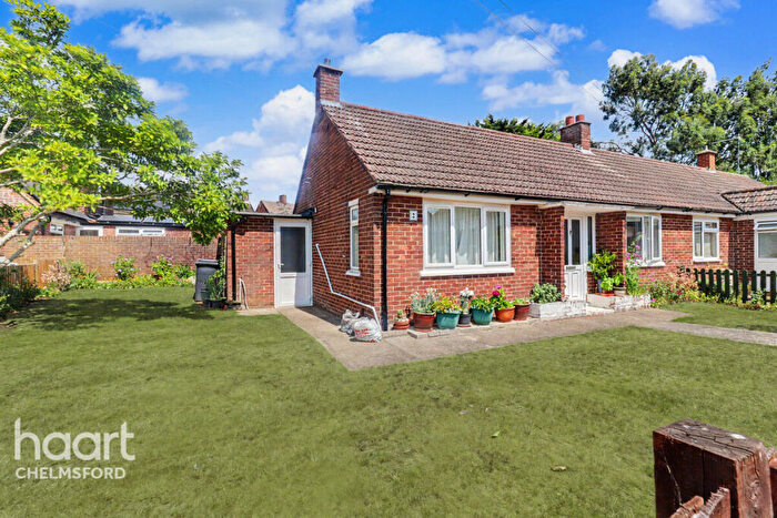2 Bedroom Semi-Detached Bungalow For Sale In Kirkmans Road, Chelmsford, CM2