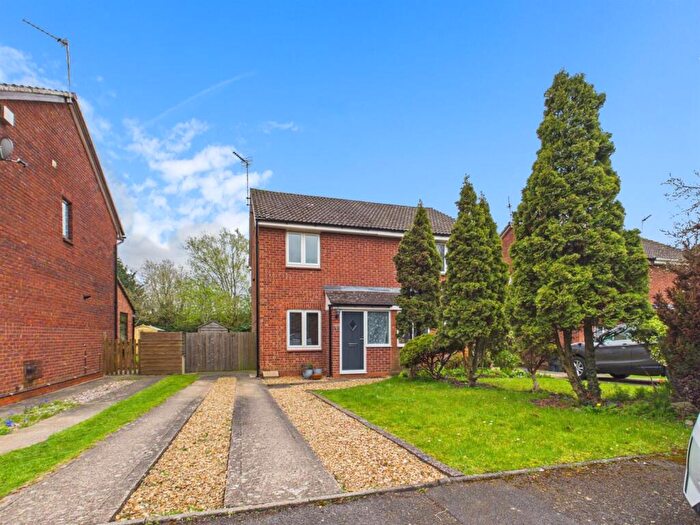 3 Bedroom Semi Detached House For Sale In Oak Close, Baginton, Coventry * Quiet Cul-De-Sac Location *, CV8